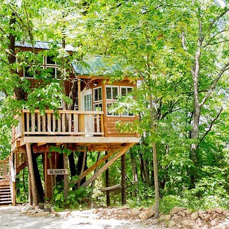 The Cottage Treehouses Hermann Exterior photo