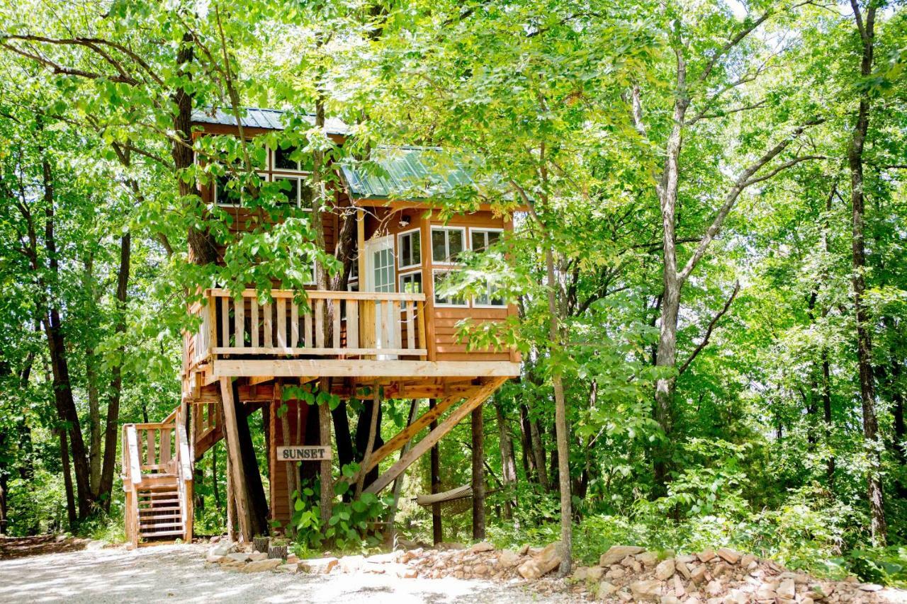 The Cottage Treehouses Hermann Exterior photo