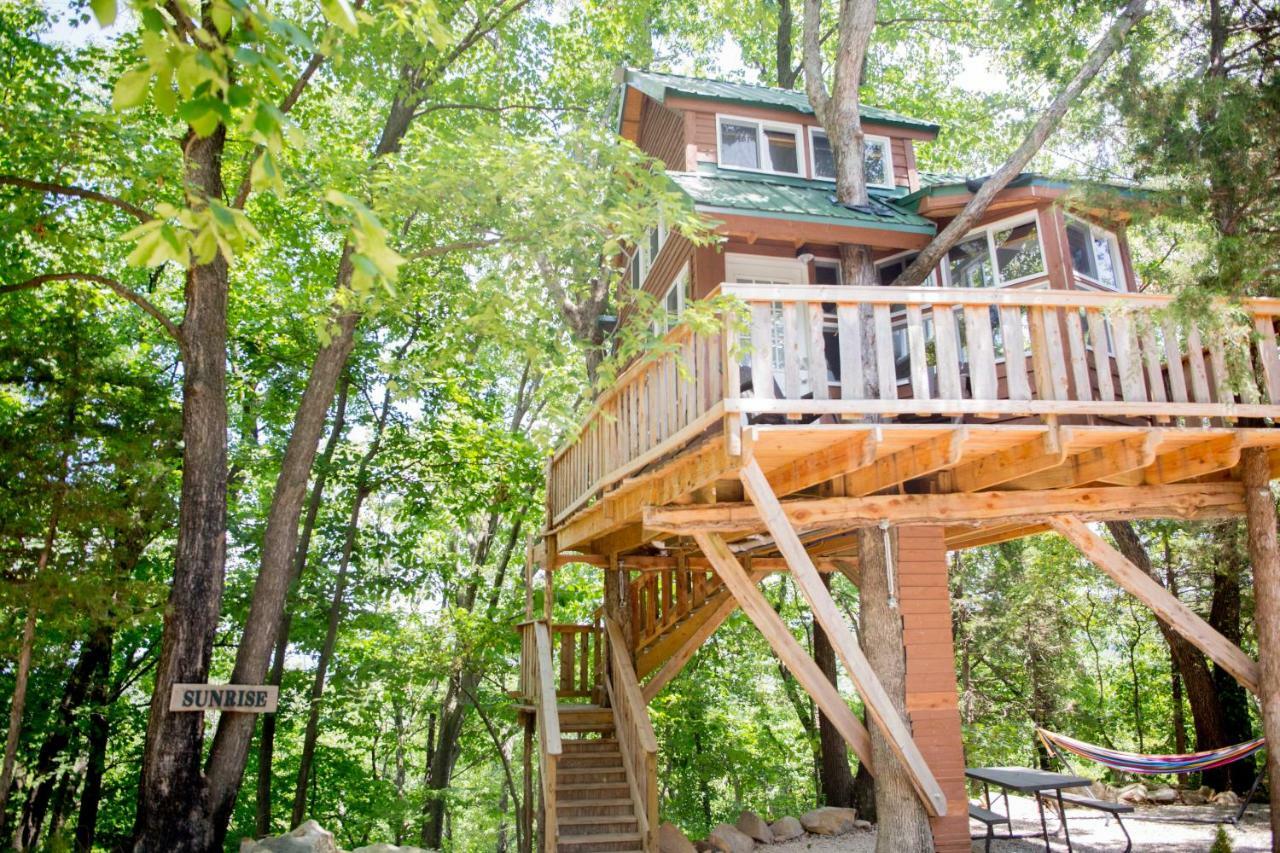 The Cottage Treehouses Hermann Exterior photo