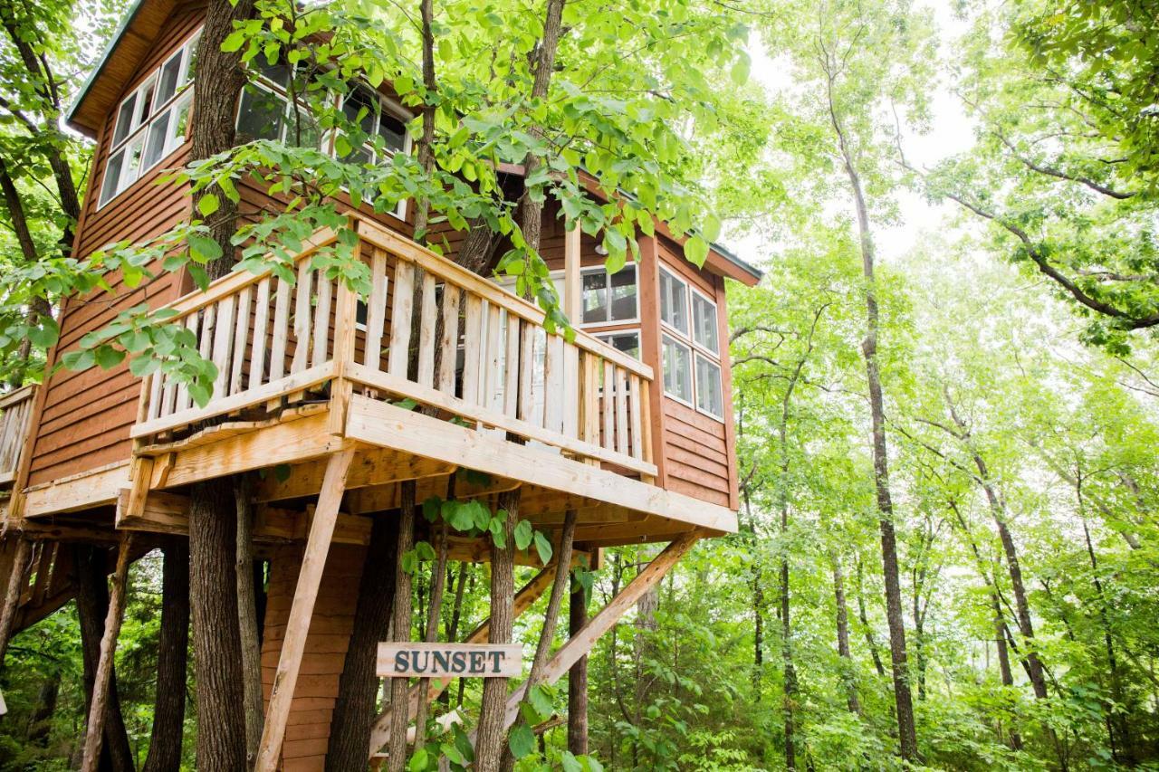 The Cottage Treehouses Hermann Exterior photo