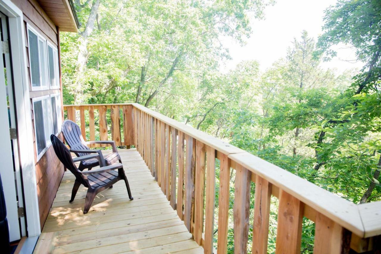 The Cottage Treehouses Hermann Exterior photo